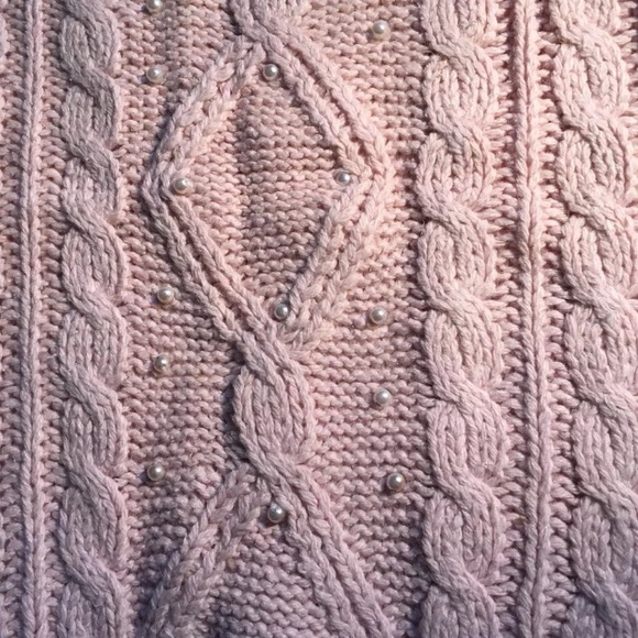 Diane Von Furstenberg pearls& short sleeve sweater - Picture 3 of 6